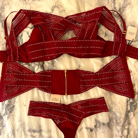 AGENT PROVOCATEUR STUNNING CRYSTAL 3 PIECE LINGERIE SET - Picture 2 of 5